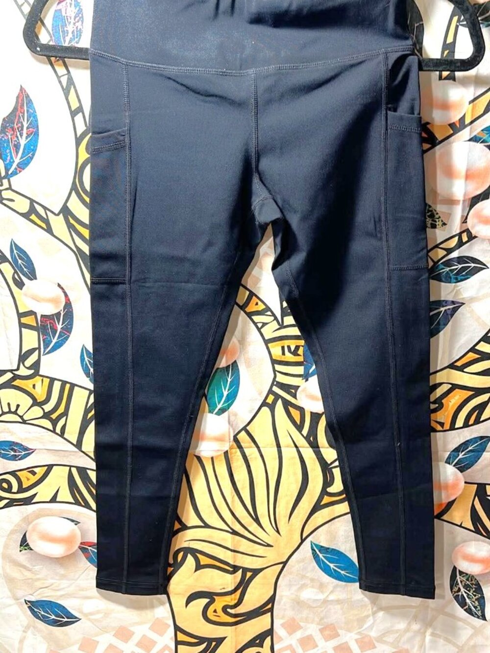HOFISH Side Pocket Cropped Capri Leggings – Size Medium - New! - Picture 2 of 4